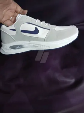 كوتش رجالي مقاس ٤٨  