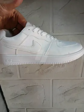 فلات رجالي ابيض  