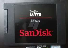 هارد ssd sandisk 256g سرعة الترا (6 جيجا في الثانية)
