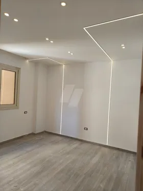 شقه في كومباوند المستثمرين